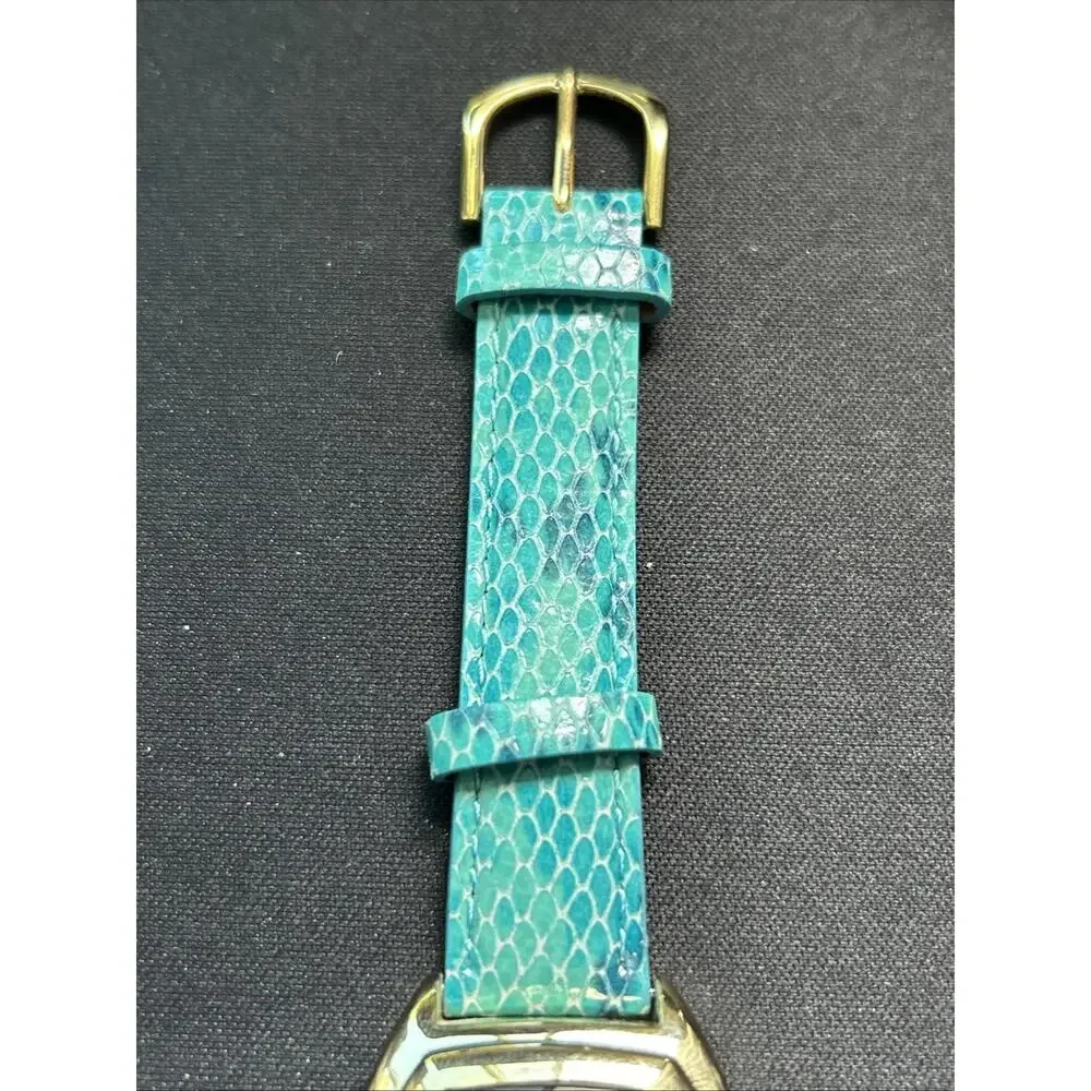 Gossip gold tone